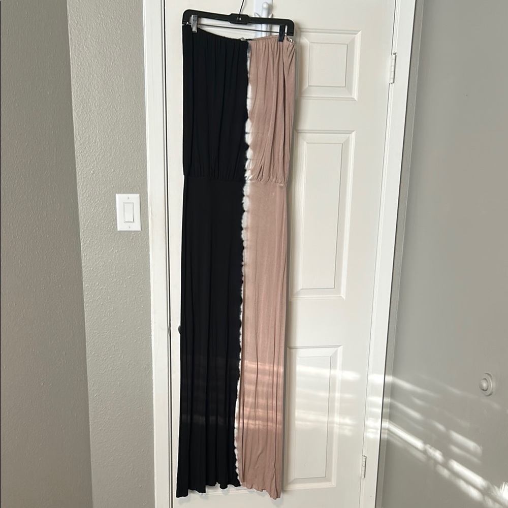 NWOT Elegant Black and Tan Women's Sleeveless Maxi Dress.